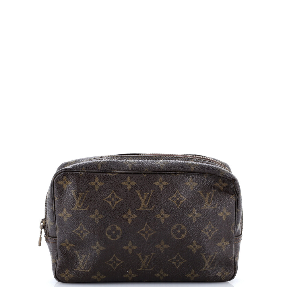 Louis Vuitton 23 Trousse Toiletry Pouch
